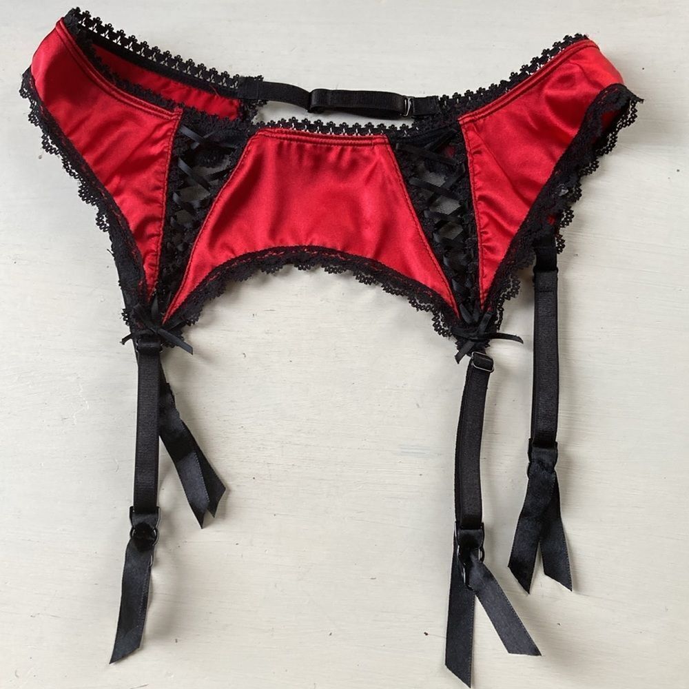 COPY - Frederick’s Of Hollywood Red Satin & Black Lace Garter Belt Size Women’s…